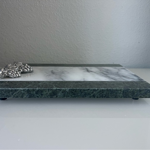 Vintage Arthur Court Marble Cheese Board & Cheese Knife 8-1/4” x 11-3/4” x 1-3/4 - Picture 5 of 7